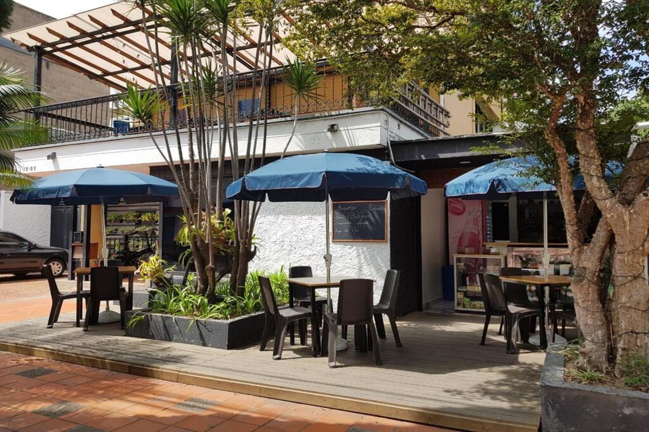 Ayenda 1224 Pixel House (Adults Only) Hotel Medellin Ngoại thất bức ảnh