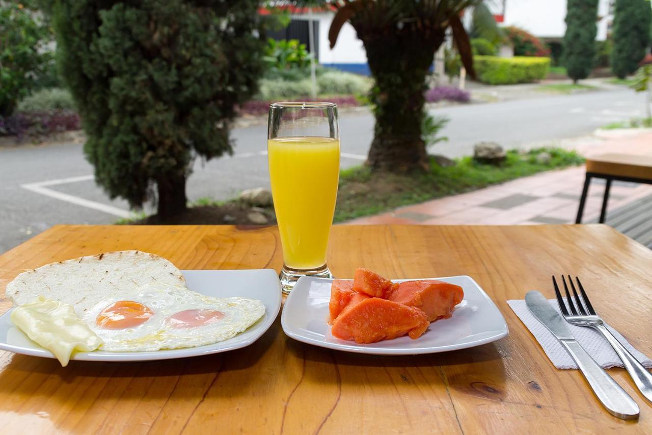 Ayenda 1224 Pixel House (Adults Only) Hotel Medellin Ngoại thất bức ảnh
